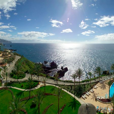 Pestana Grand Ocean Resort Hotel Funchal Konforlar fotoğraf Aerial view of the resort