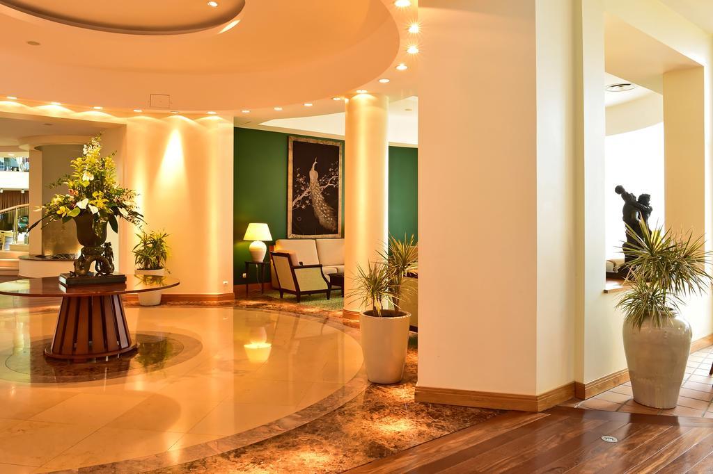 Pestana Grand Ocean Resort Hotel Funchal Dış mekan fotoğraf The lobby of the hotel